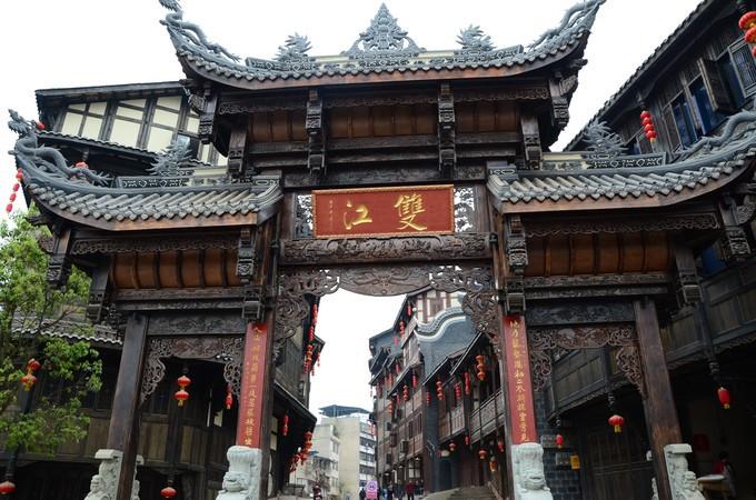 “小龙人”添年味 潍坊多彩面塑迎新年